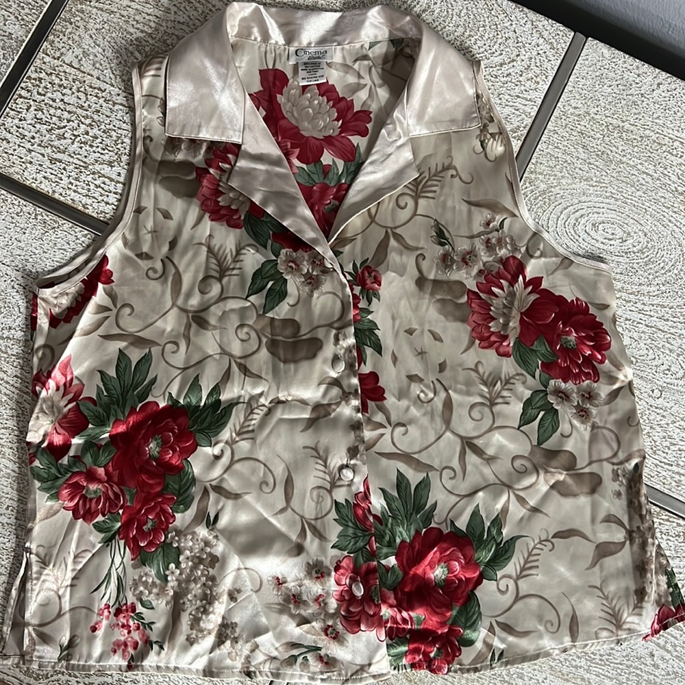 Sleeveless top Large